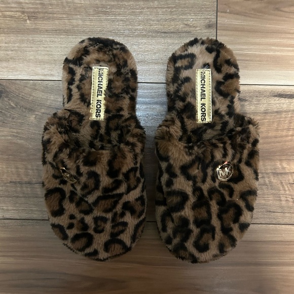 Michael Kors leopard printt house shoes slippers size 9 EUC - Picture 2 of 4
